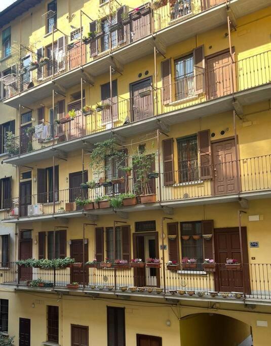 Bilocale Milano Sempione Milão Exterior foto